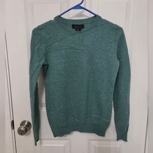 Tahari Women's 100% Cashmere Crewneck Sweater in Teal Green Size M